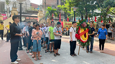 Trung tâm Sao Mai tổ chức chương trình ngoại khóa “Uống nước nhớ nguồn”