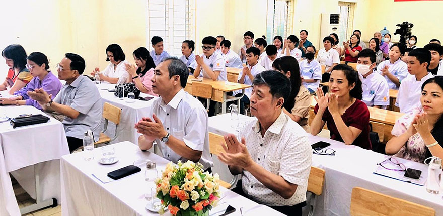 Quang cảnh khai giảng lớp học